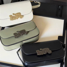 �ܼ�2025���¿�harper24�R܇�˷��w�μ���r�и��ֵ����б��Ů��