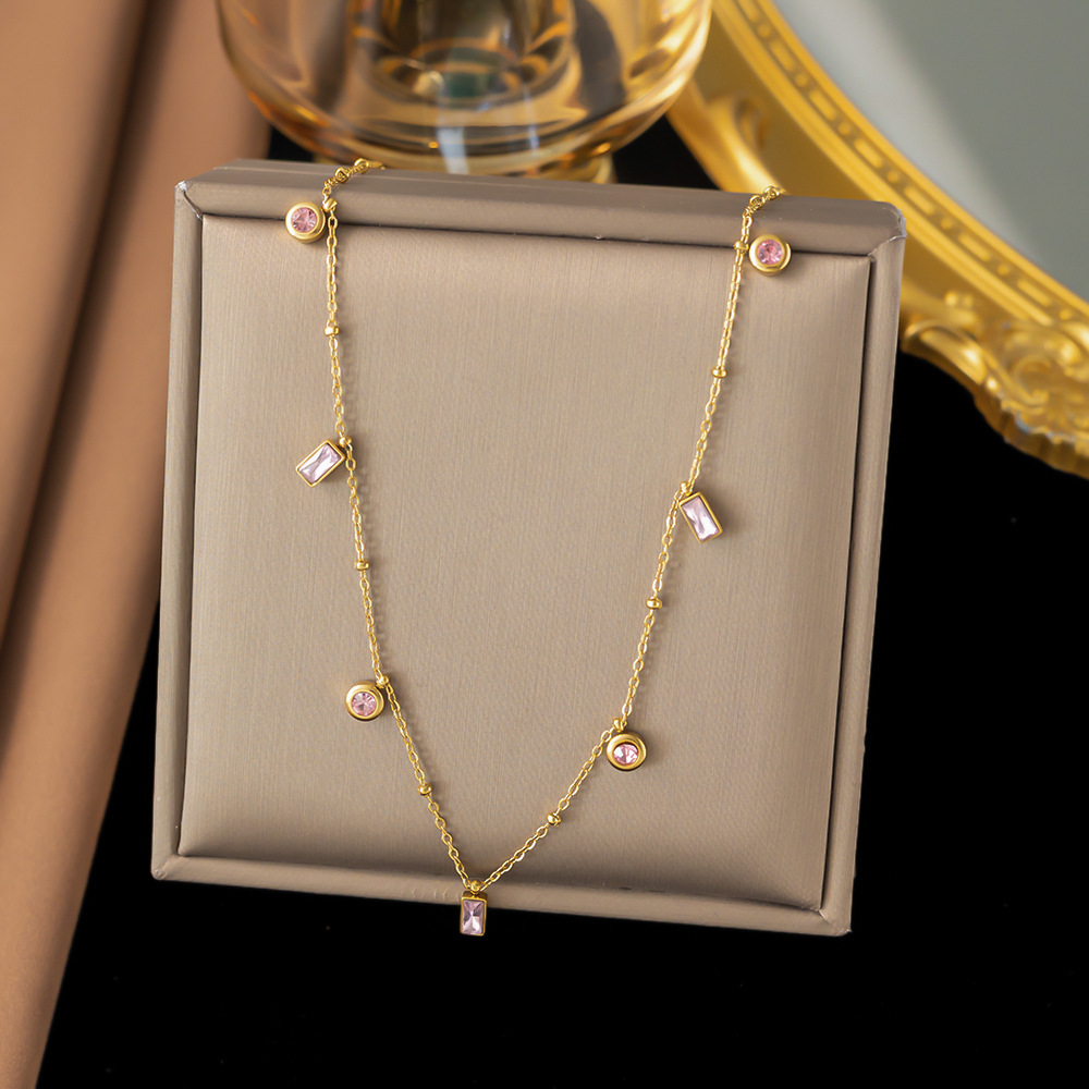 Collar al por mayor transfronterizo de las mujeres que no se desvanece elegante de lujo exquisito Acero de titanio nuevo nicho de las mujeres cadena de la clavícula de la moda del todo fósforo