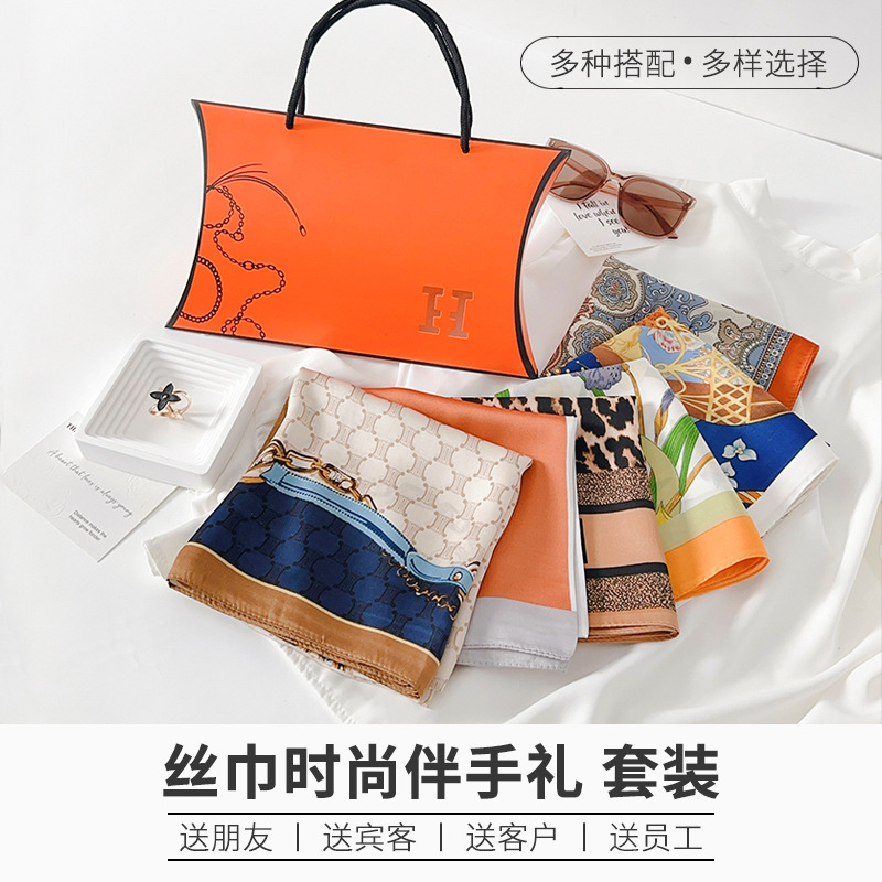 Diseño coreano de seda de moda 70 bufandas cuadradas paquetes de regalo para las madres mayores 8 de marzo bufandas de regalo de vacaciones