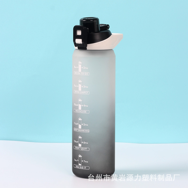 Nueva moda de gran capacidad al aire libre esmerilado taza de plástico gradiente deportes botella de agua portátil colorido espacio taza de beber directa