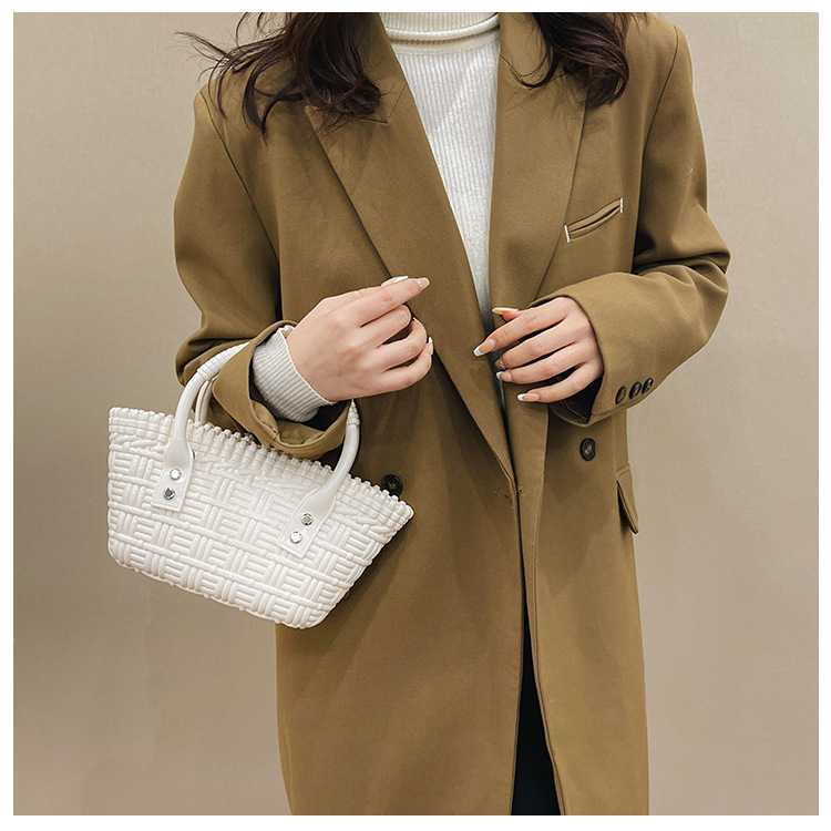 2025 New trendy and versatile crossbody mini vegetable basket jelly bag, fashionable hand-held woven bag, mini tote women's bag undefined