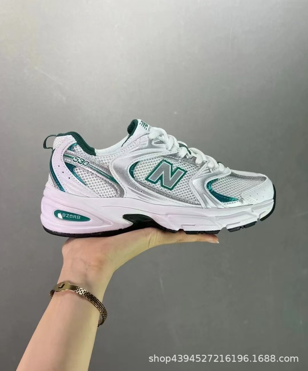 흰색 녹색 은색