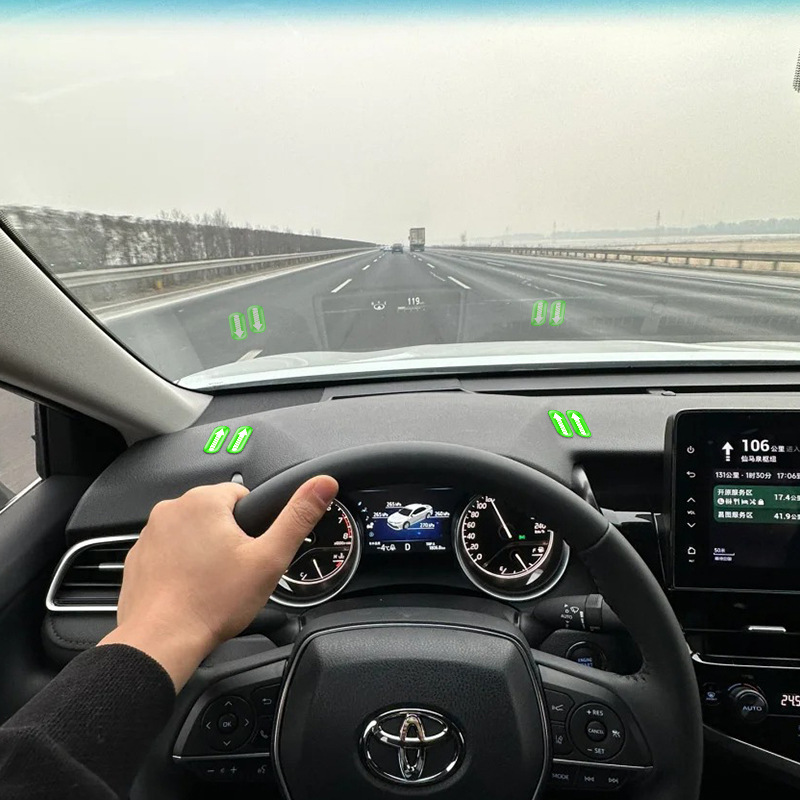 車の夜光ポイントは初心者の出発運転安全車内運転補助マークを貼っています。|undefined