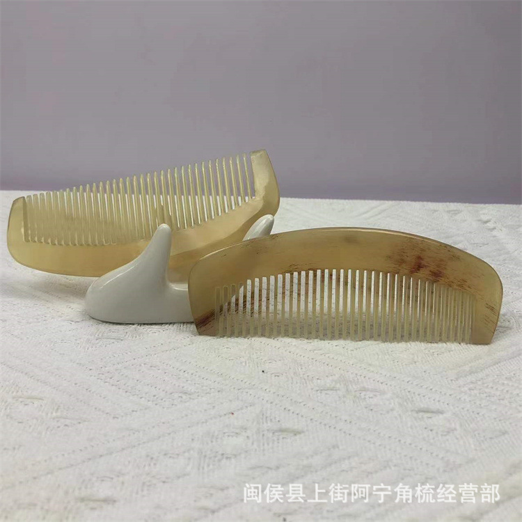 Goat Horn Comb 12cm Wide Tooth Handle Comb Portable Natural Horn Hair Care Gift Comb specifications