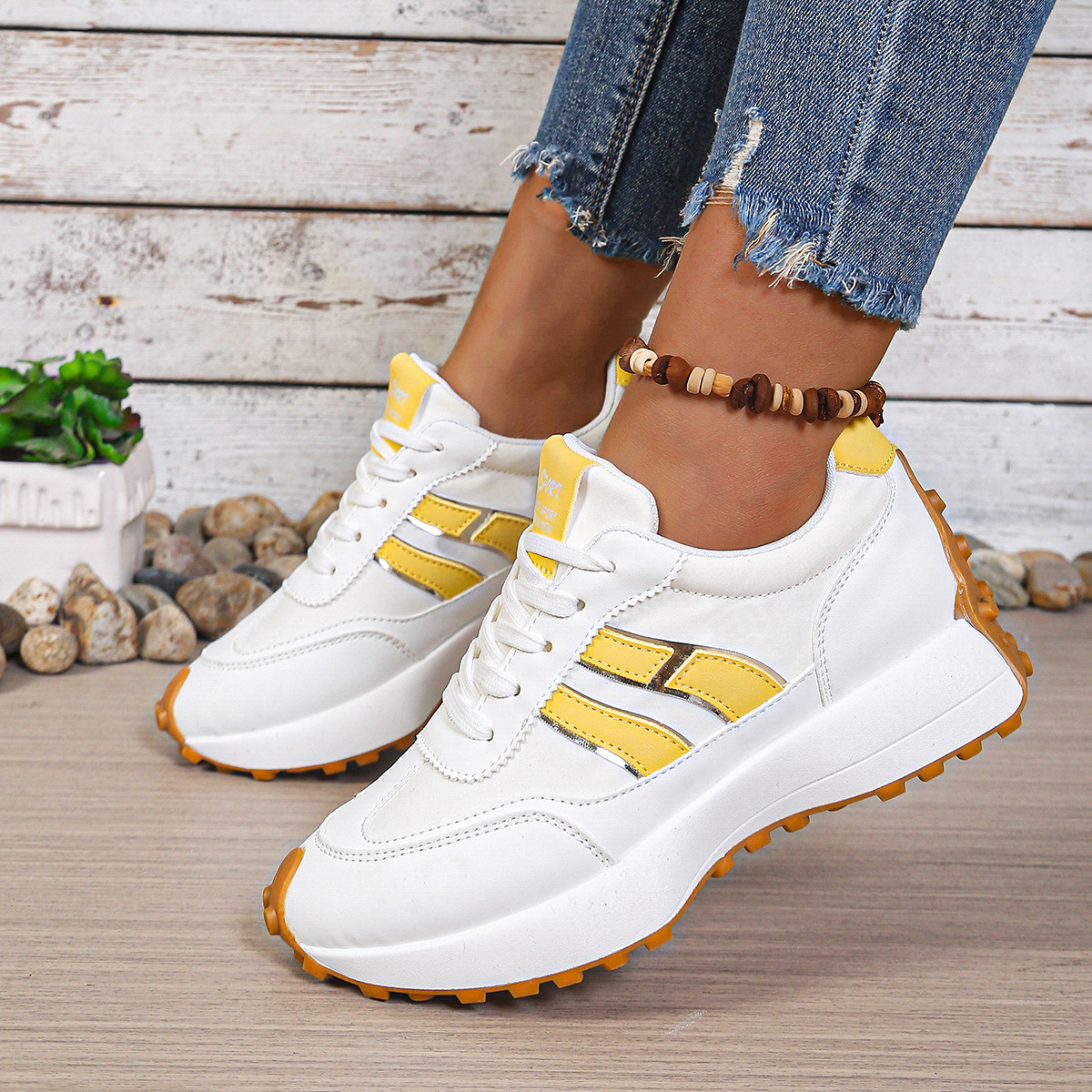 26 primavera y verano nuevos zapatos transfronterizos casuales de tamaño grande con suela gruesa zapatos deportivos transpirables Gump zapatos mujeres