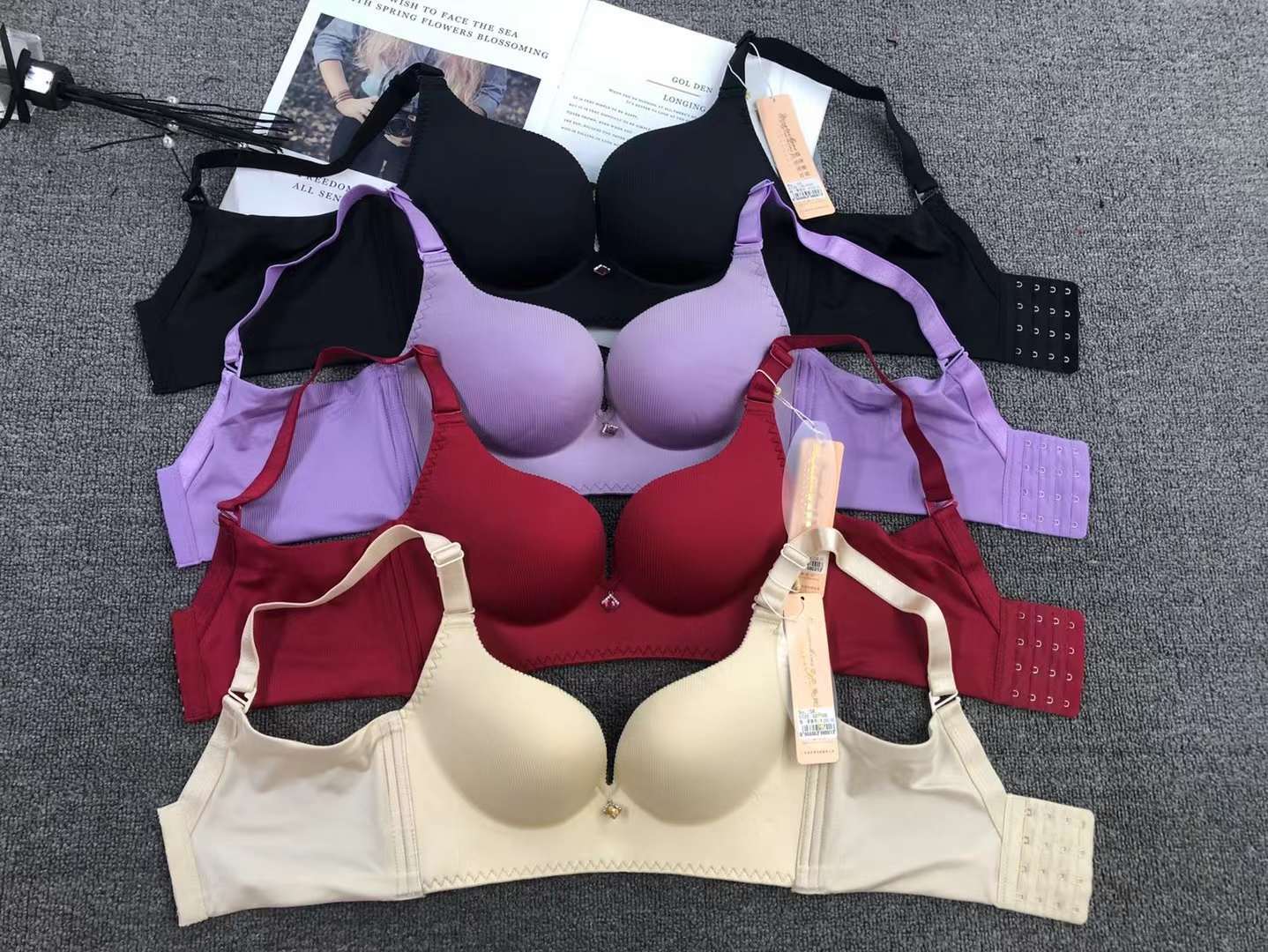 Filipinas brillante ropa interior sin costuras medio grueso de alta calidad push up multi-color multi-tamaño sujetador inalámbrico al por mayor