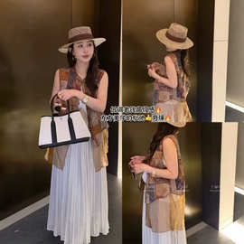 26051331 库 钰柜 9830 新中式国风拼色印花马甲