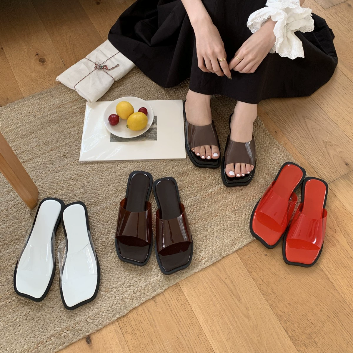 Высококачественный 2025 новый прозрачный фильм тапки с плоским дном