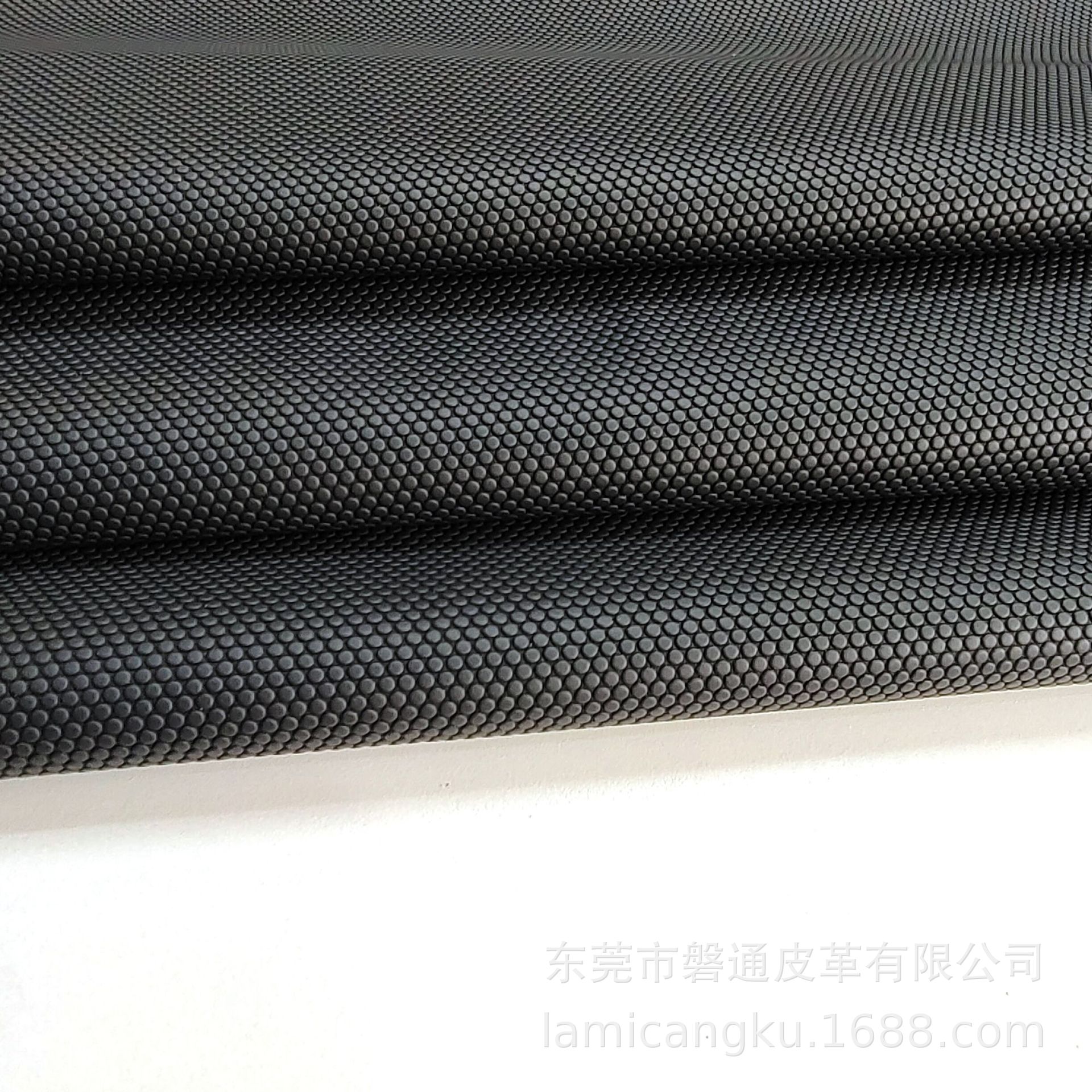 拉米六角纹0.6mm止滑压纹弹性PU人造革高弹软花纹手套背包皮料