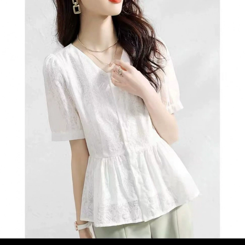 Женская свободная рубашка с круглым вырезом и короткими рукавами из шелка Дон с вышивкой, новинка лета 2025, тонкий дизайн, модный топ в стиле «бебидолл»