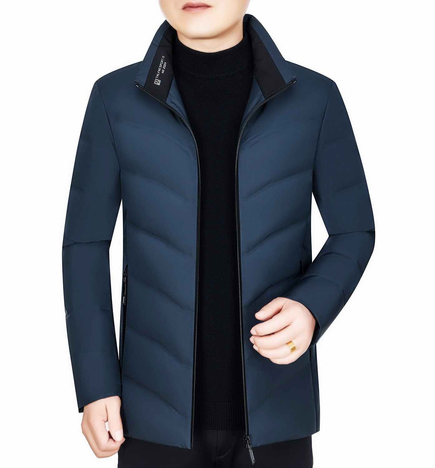 冬の新型ダウンジャケット男性のショートタイプの軽薄で厚手の防寒コートの中で青年男性のカジュアルなアヒルの綿毛の服は代行します。