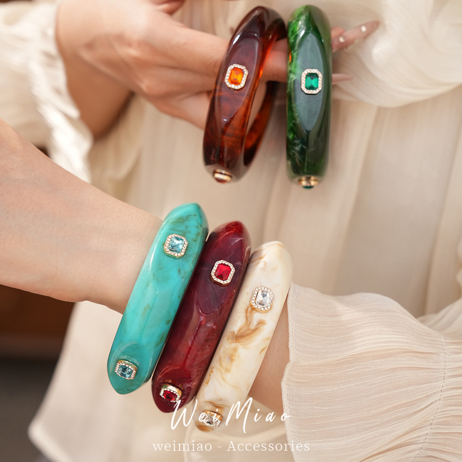 Europa y los Estados Unidos transfronterizos diamantes de resina pulsera cuadrada personalidad de alta moda pulsera exagerada lujosa nicho joyas al por mayor