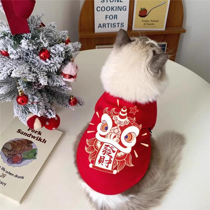Ropa de felino de peluche otoño y invierno mascotas de Navidad de dos patas suéter gato azul gato muñecas de tela corta gato anti-pillo gatito gatito