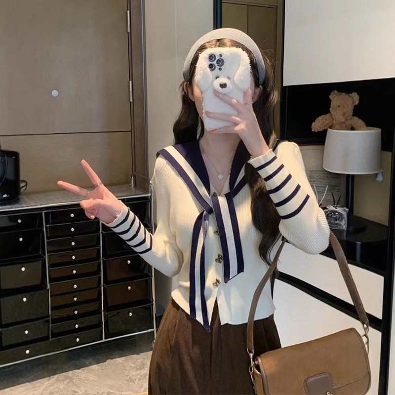 Academy-Style Navy Collar Korean V-Neck Color-Block Sweater for Women, Unique and Chic Long-Sleeve Knit Top Trendy