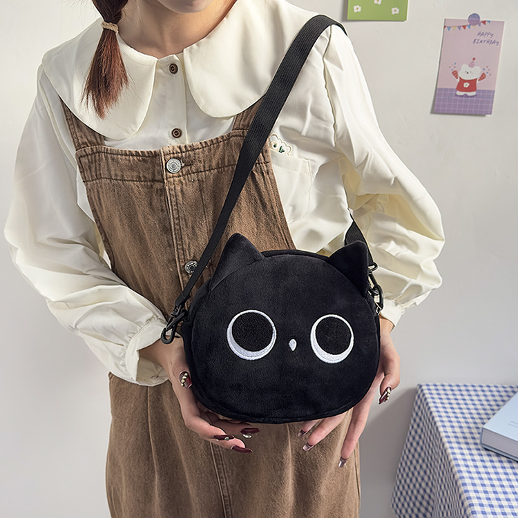 Cartoon cat small bag for women, new autumn and winter popular plush toy bag, Japanese cute crossbody plush bag