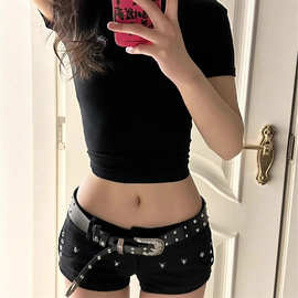 美式辣妹暗黑包臀小黑裤铆钉设计感牛仔超短裤女2025春夏显瘦热裤