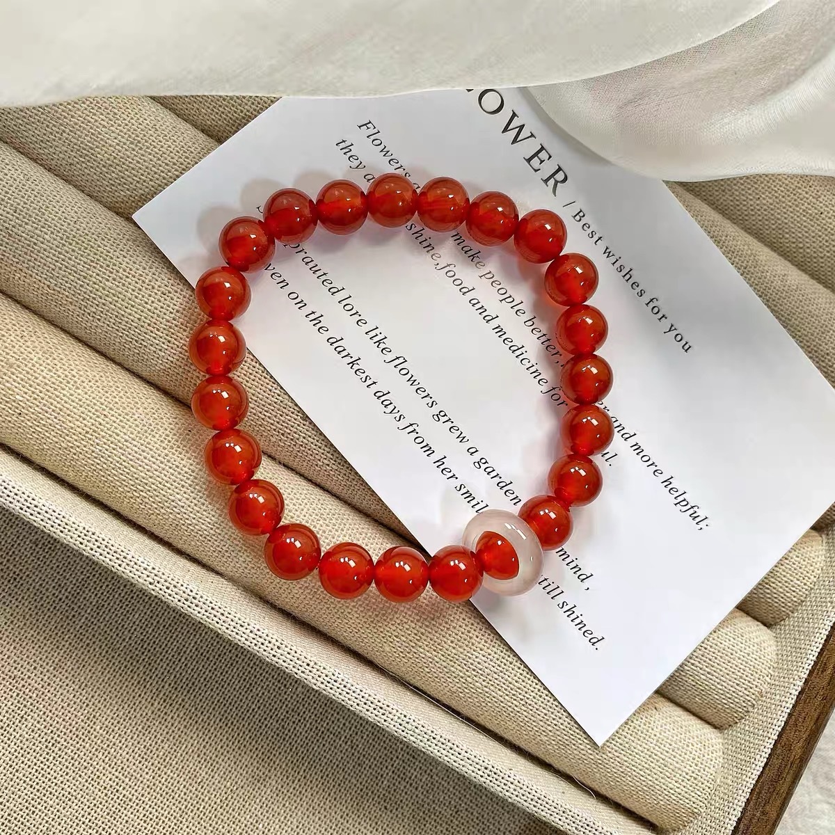 「琼脂」2025新中式国风复古红玻璃珠手链白跑环红绿撞色圆珠手串