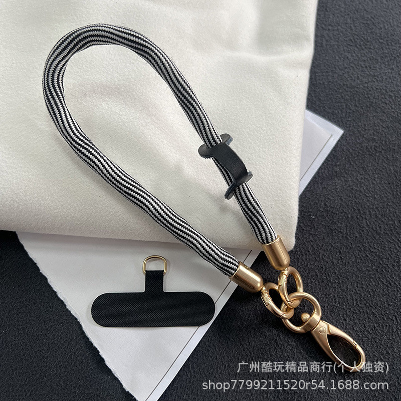 47#흑백 웨이브 패턴