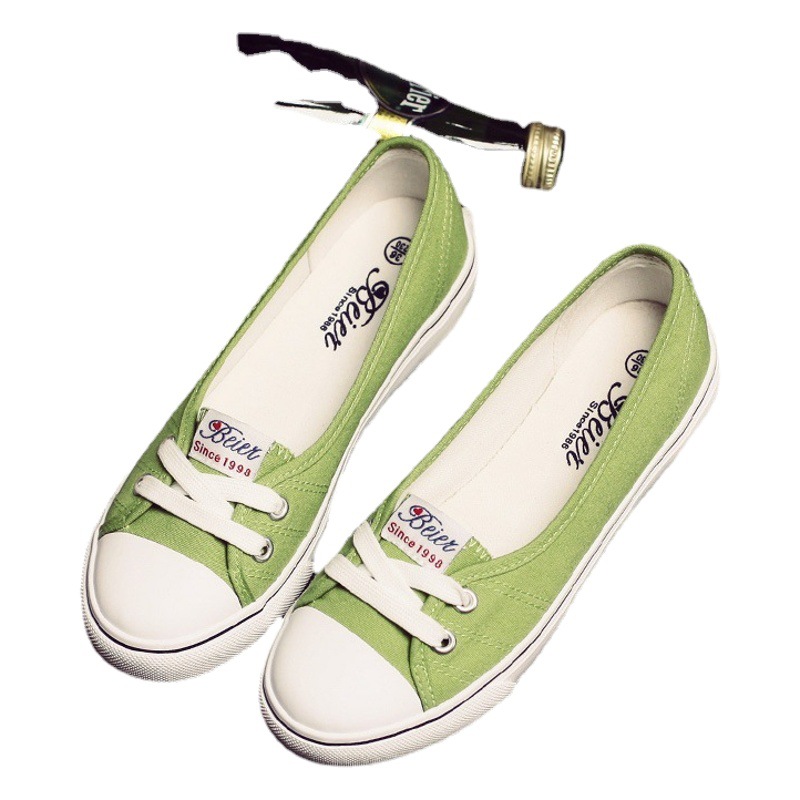 ベル 2025 新しい通気性の夏の浅い口のキャンバスシューズの女性のカジュアル韓国スタイルの学生フラットスリッポンシューズ