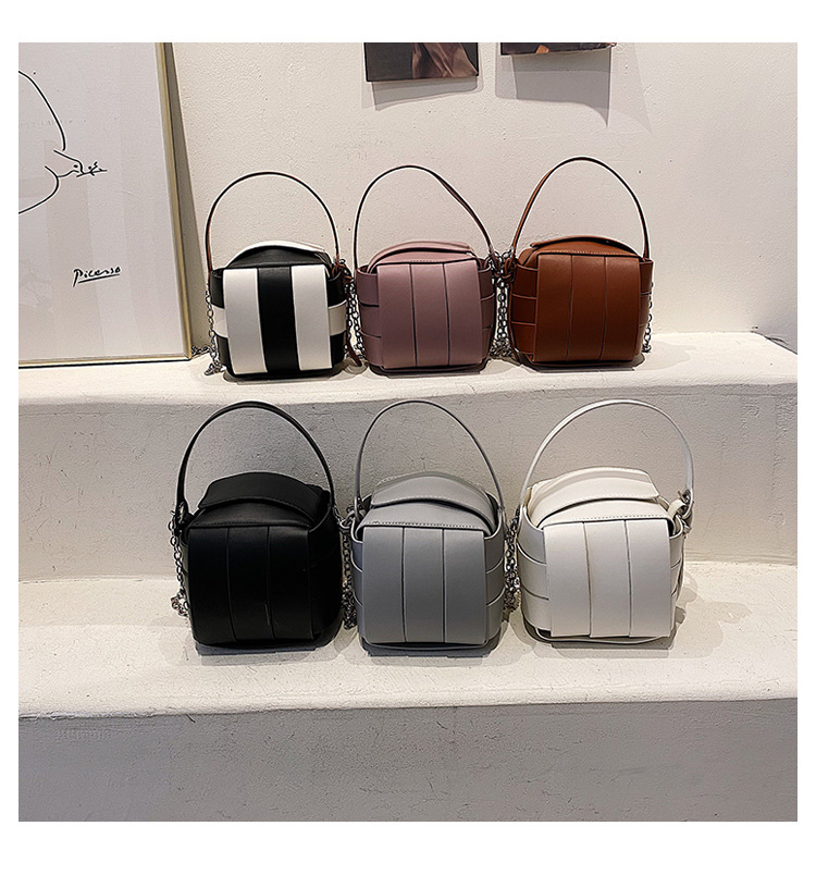 Women's Pu Leather Geometric Solid Color Basic Fashion Soft Surface Square Magnetic Buckle Handbag Crossbody Bag display picture 1