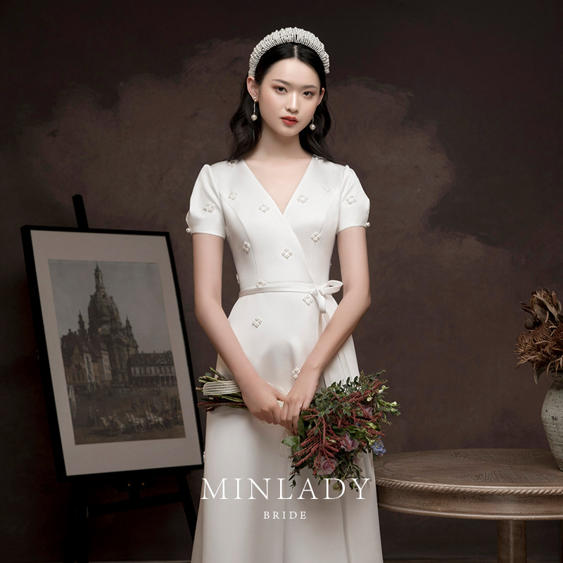 敬酒服新娘冬季新款订婚旗袍缎面红色轻婚纱小礼服婚纱缎面聚