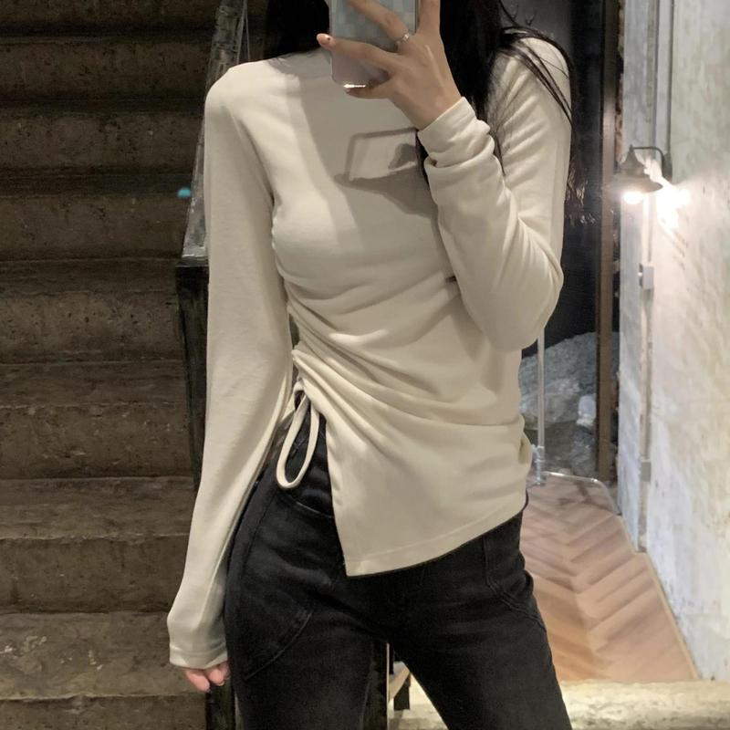 徳絨毛の半高襟の底のシャツのtシャツの女性のデザイン感の小さい大衆の秋冬の中で保温して厚い修身をプラスしてやせている上着を現します。|undefined
