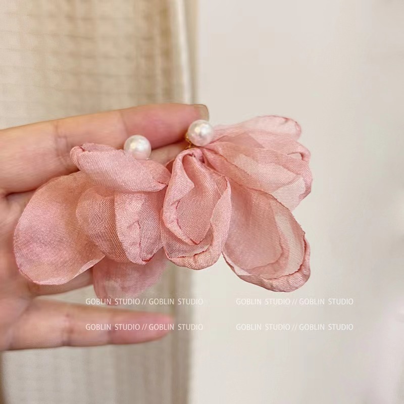女性用の夏の雰囲気のシフォンフラワーイヤリング、ハイエンドのホリデースタイルのニッチデザイン、甘い気質のイヤリング、イヤリング|undefined