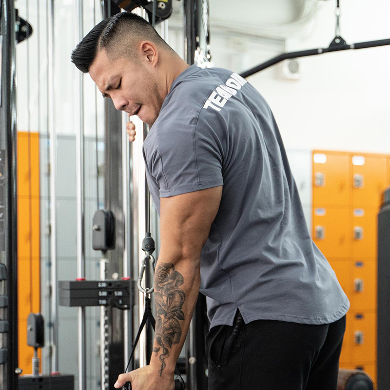 Nuevos deportes de manga corta para hombres elásticos de secado rápido absorción de agua sudor cuello redondo acondicionamiento físico ocio al aire libre camiseta deportiva