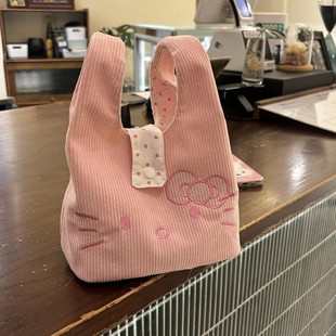 �ɐ۷�ɫkitty�̽���о�q�������y�����ͨ��С�����ֵ�ռ{��