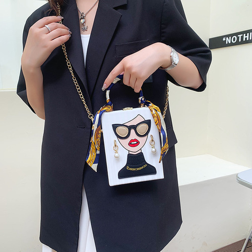  cross-border new box dinner bag personality niche graffiti mobile phone bag retro chain mobile phone bag bags