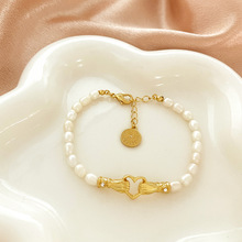 法式复古巴洛克天然珍珠手链小众设计时尚简约气质双手握心女手链