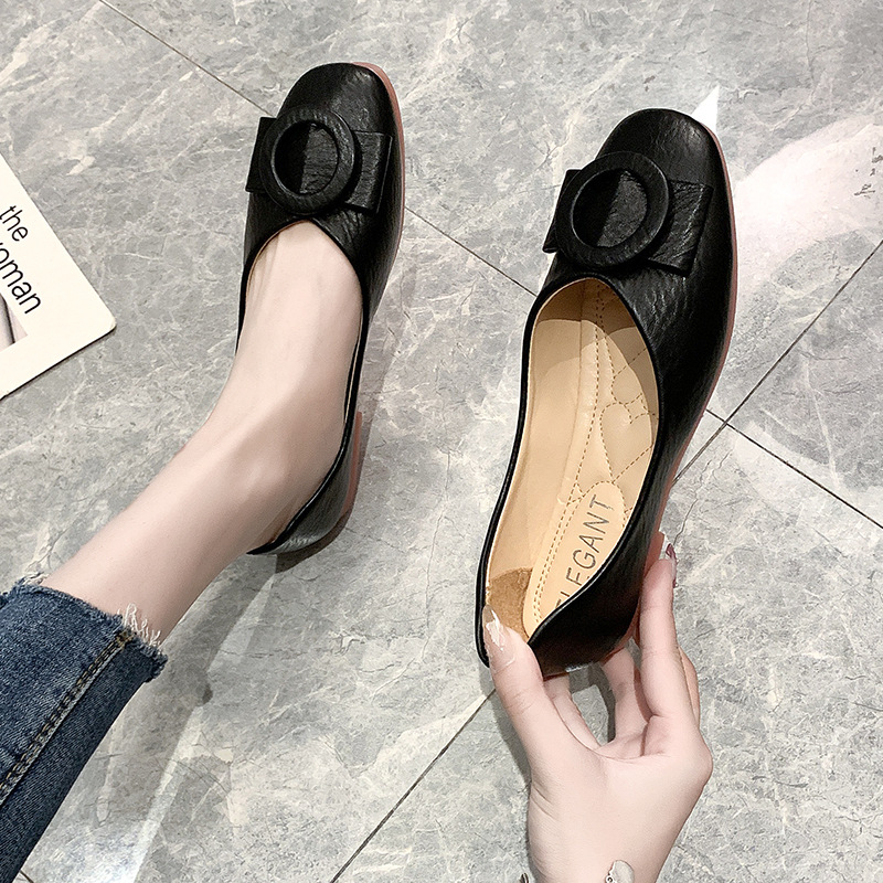 2026 verano nuevo estilo coreano versátil Bean zapatos cuadrados superficiales rojos zapatos de moda de mujer perezosos un pie