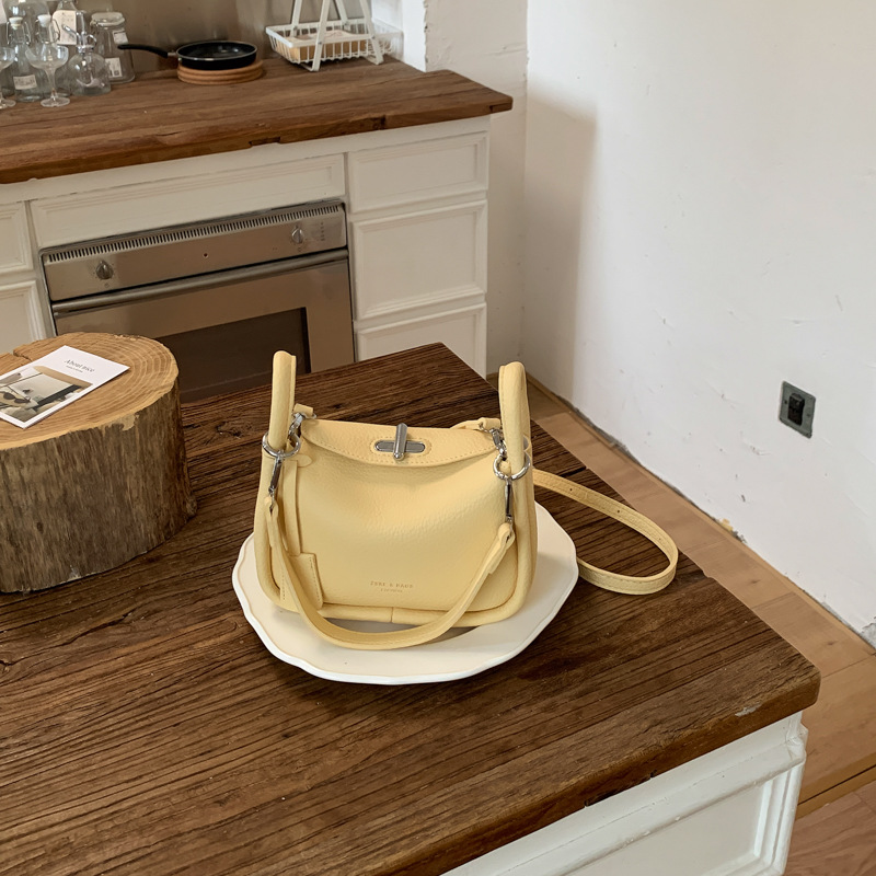 Diseño de nicho bolso de moda coreano para mujeres 2026 verano nuevo exquisito bolso cuadrado de estilo extranjero bolso de viaje ocio image 8