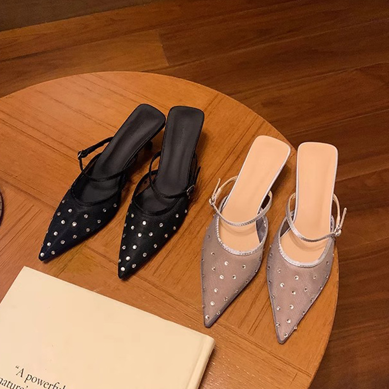 Grape Mom Summer nuevo estilo hermoso temperamento de diamantes calientes hilo de malla puntiagudo pequeño transpirable tacón de aguja de 6cm sandalias vacías mujeres