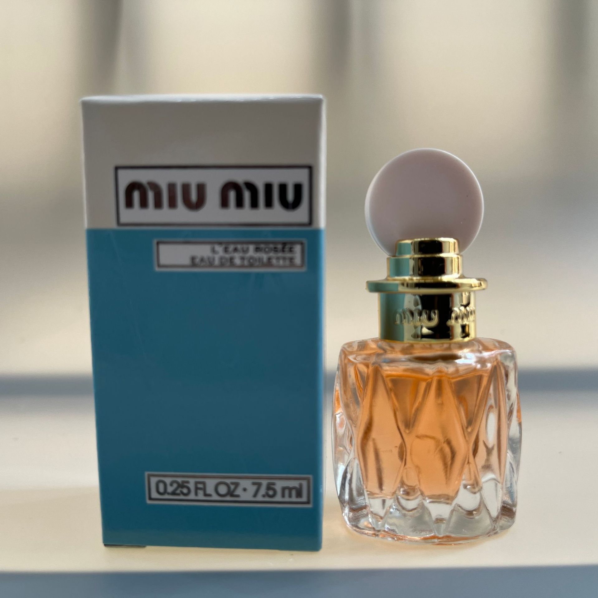 Miumiu sombrero blanco 7,5 ml