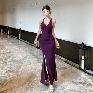 �����L��ɫ�Ը����U��¶���첱�B��ȹŮ����Ů�L�����@�ݰ���ȹ