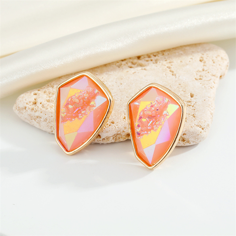 Shuo Europe And America Cross Border Ornament Retro Trendy Irregular Triangle Resin Earrings Natural Stone Imitated Geometric Ear Studs display picture 4