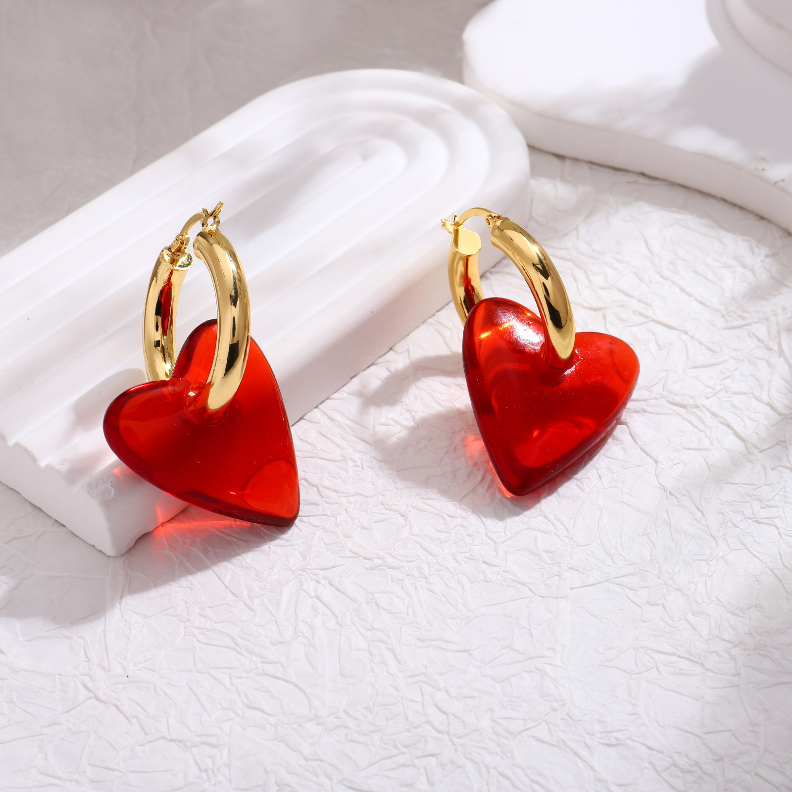 middle-aged-small-fragrance-wine-red-series-earrings-baroque-retro-style-light-luxury-gold-ruby-earrings-for-women middle-aged-small-fragrance-wine-red-series-earrings-baroque-retro-style-light-luxury-gold-ruby-earrings-for-women