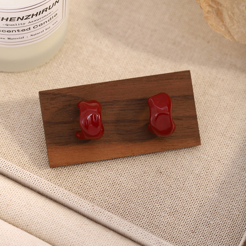 Silver Needle Autumn and Winter Small Ancora Red C-Shaped Curved Earrings Light Luxury Simple High-end Cute Sweet Earrings for Women