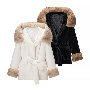 �羳�W�����uͨINS�˚�Ů�b�r��ëë�A������