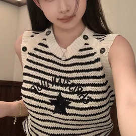 春日时髦精 限量定制版黑白条纹针织马甲