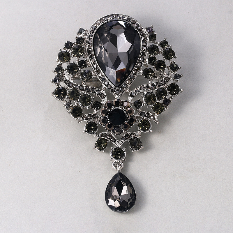 Broche de flor en cristal y vidrio de lujo para mujer boda_voghion.com