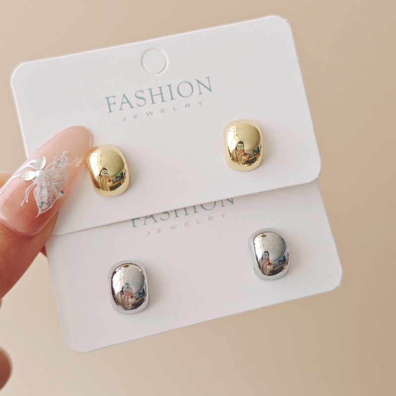 Pendientes de estilo de Hong Kong lisante retro compacto de Corea del Sur temperamento 2024 nuevo estilo rojo de moda Pendientes de temperamento femenino