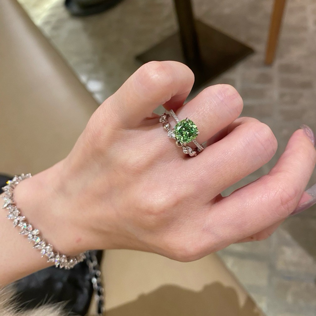 直播高端枕形绿钻高碳钻戒指S925纯银女士闭口戒指轻奢饰品