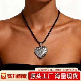 项链;耳钉;耳环