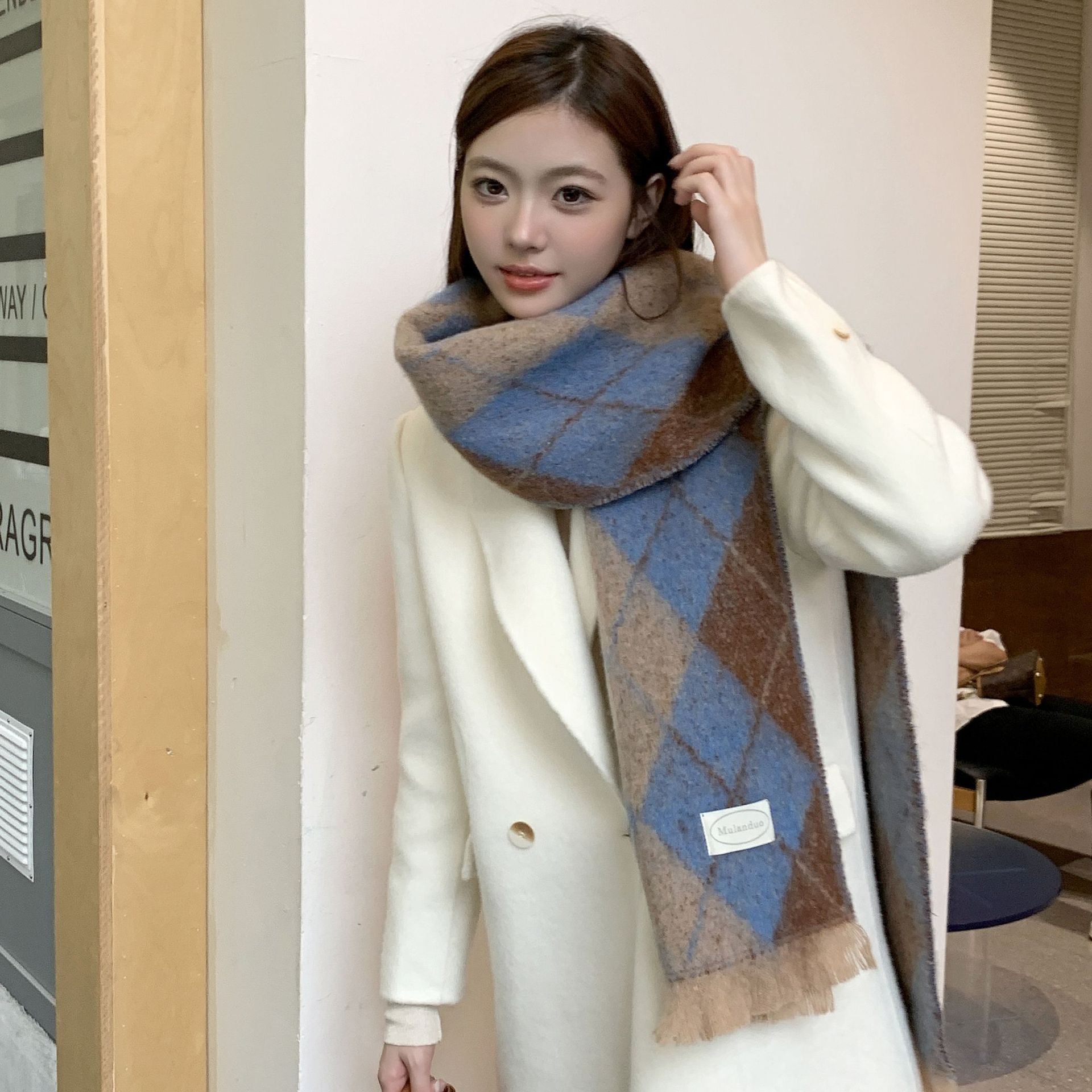 Retro molido borde diamante cuadrado bufandas de cashmere mujeres moda coreana jacquard color contrastante invierno fuera de la capa cálida