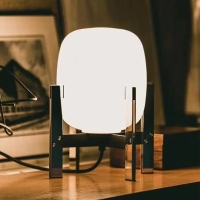 批发玻璃北欧铁艺创意简约台灯设计师卧室床头灯装饰高级台灯展厅|ru