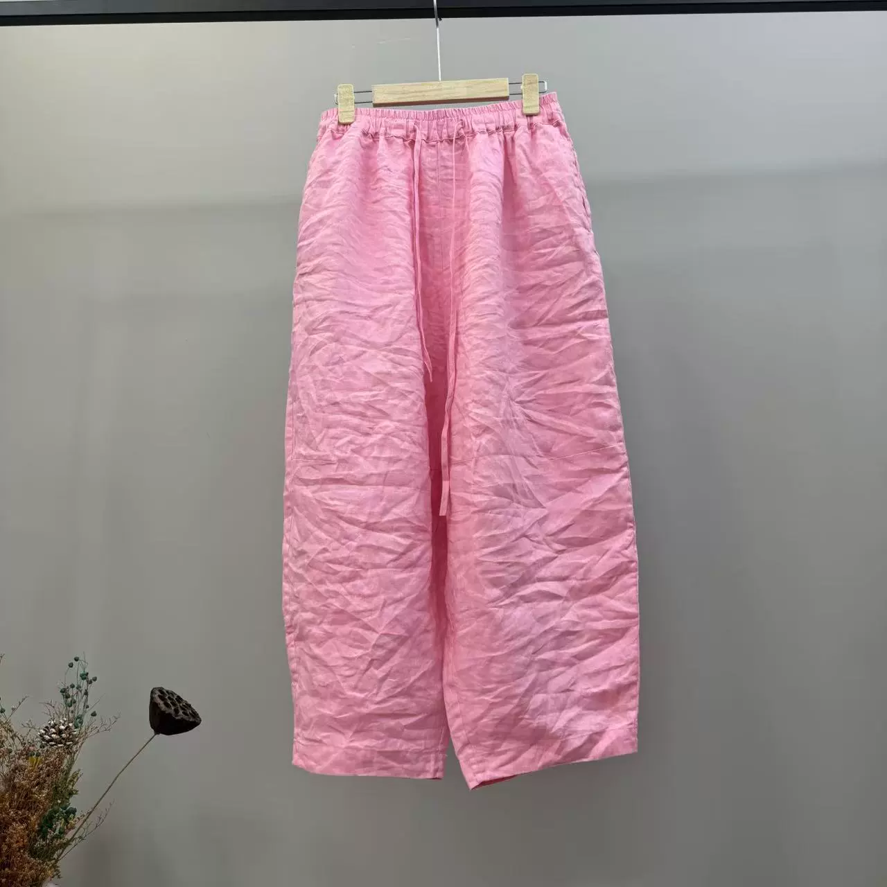 Льняные брюки-шаровары с эластичным поясом на шнурке, универсальные, повседневные, в художественном ретро-стиле, простые, весна 2025, модель 032