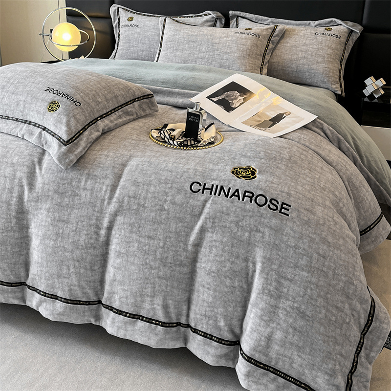 Luz de lujo de alto gramo de leche de lana cama de cuatro piezas tipo A engrosado flange coral de lana sábanas de doble cara cubierta de colcha cálida