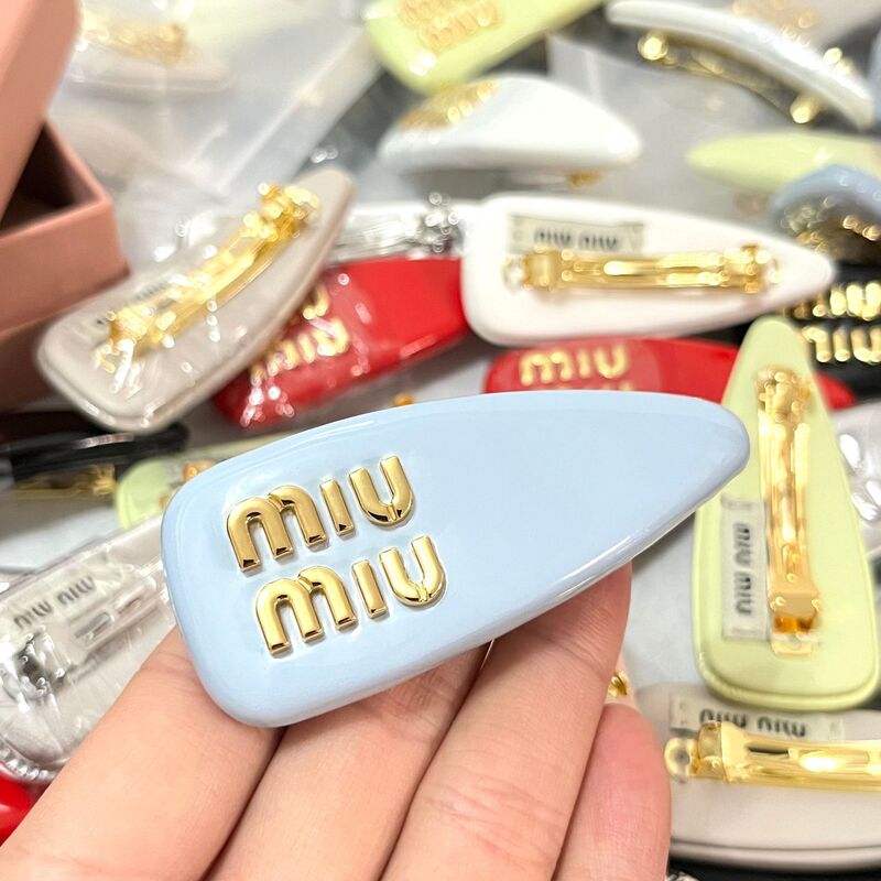 MIU缪女士韩系经典糖果色PU皮字母发夹女金属弹簧多色侧边面包夹|undefined